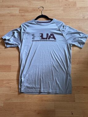 LG Light Gray Short-Sleeve Athletic Tee with UA Logo